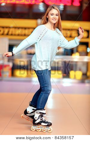Beautiful girl on the rollerdrome