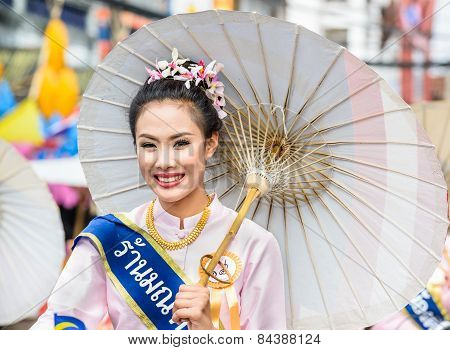 Chiang Mai, Thailand-january 17 : 32Th Anniversary Bosang Umbrella Festival,women In Traditional Cos