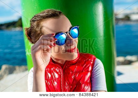 Sport woman with sunglasses