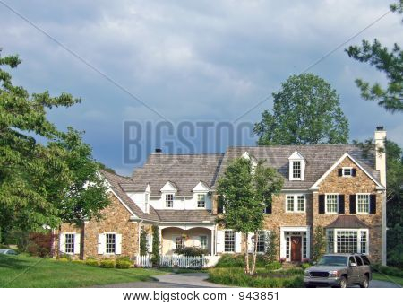 Stort Colonial House