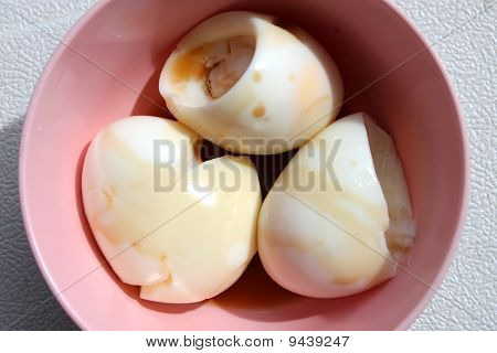 ไข่ต้มน้ำปลา