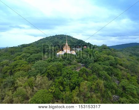The temple is located on a high mountain in Thailand, Suphanburi, Province District U- Tong The temple name 