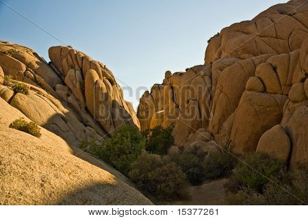 rocce scenici nella luce pomeridiana