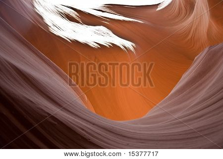 belli effetti luce all'interno del famoso Antelope slot Canyon