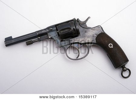 Античный револьвер