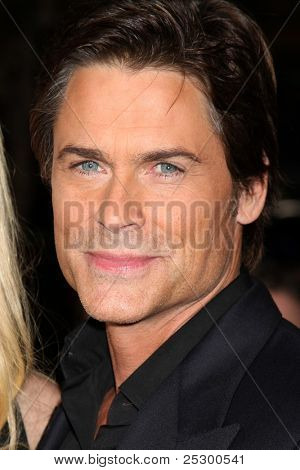 LOS ANGELES - NOV 14: Rob Lowe ankommer til den 