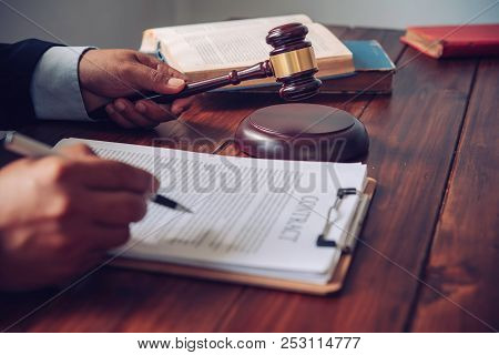 Law Theme, Mallet Of The Judge, Law Enforcement Officers, Evidence-based Cases, And Documents Taken 