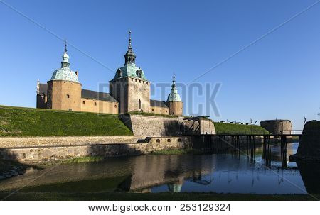 Kalmar, Sweden On May 13. View Of The Kalmar Castle On May 13, 2018 In Kalmar, Sweden. Wall And Towe