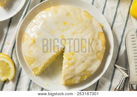 Sweet Homemade Yellow Lemon Lemoncello Cake