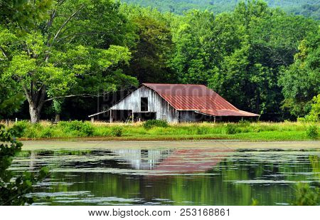 Arkansas Ozark's Rustic Barn