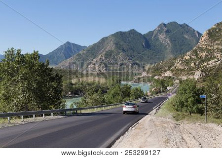 Chuyskiy Tract And The Katun River In Gorny Altai, Russia