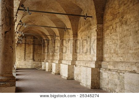 Minor cloister of San Francesco, Ascoli Piceno