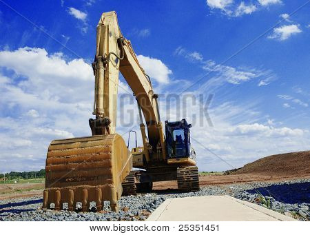 Excavador hidráulico en obra.