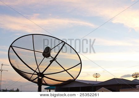 Antena parabólica preto