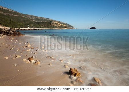 Strand mit awesome Felsen.