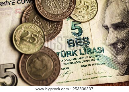 Close Up Turkish Lira Bills And Coins On Wooden Table, Turkish Lira (turkish Turk Parasi), High Exch
