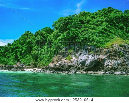 Beautiful Seascape With Koh Talu Island Rayong City,idyllic Ocean And Blue Sky In Vacation Time,summ
