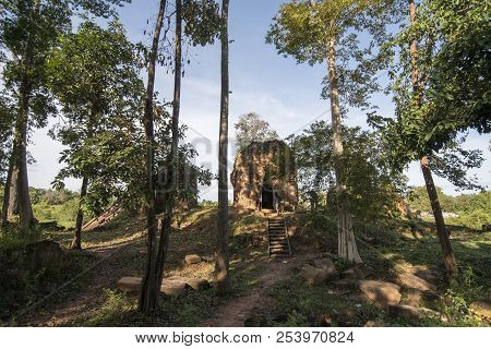 Cambodia Anlong Veng Trapeang Khmer Temple