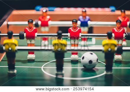 table football soccer game players (kicker)