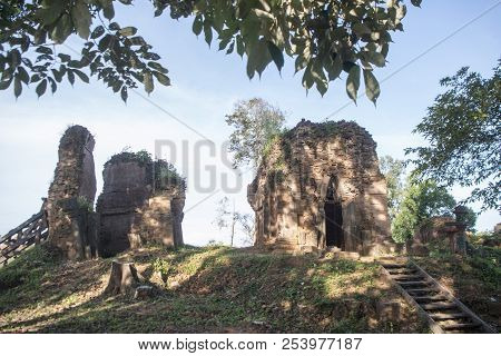 Cambodia Anlong Veng Trapeang Khmer Temple