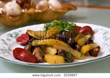 Batata frita com cogumelos
