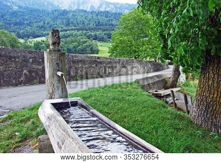 Marked Hiking And Walking Trails In The Bündner Herrschaft (buendner Herrschaft) Region And In The R