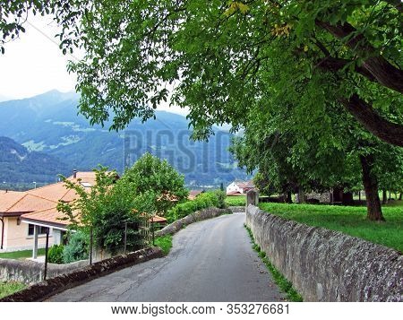 Marked Hiking And Walking Trails In The Bündner Herrschaft (buendner Herrschaft) Region And In The R