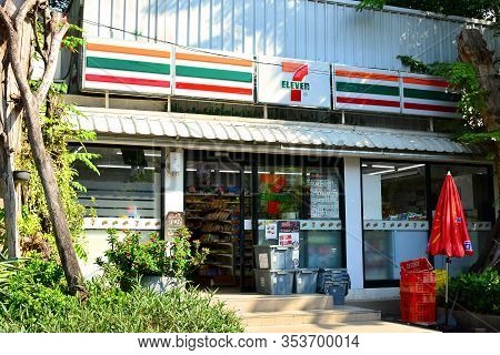 Bangkok, Th - Dec 13: 7 Eleven Convenience Store Facade At Dusit Zoo On December 13, 2016 In Khao Di