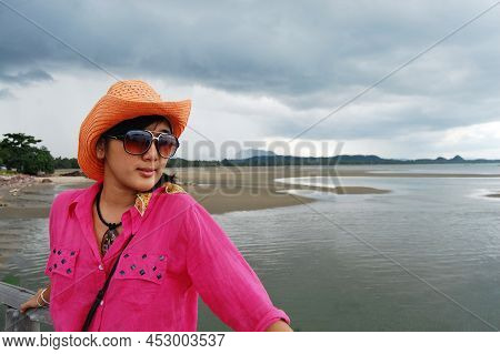 Travelers Thai Women On Wooden Bridge Pier Boat In Sea Ocean On Eastern Shore Of The Gulf Of Thailan