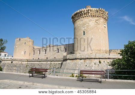 Slottet af Venosa. Basilicata. Italien.