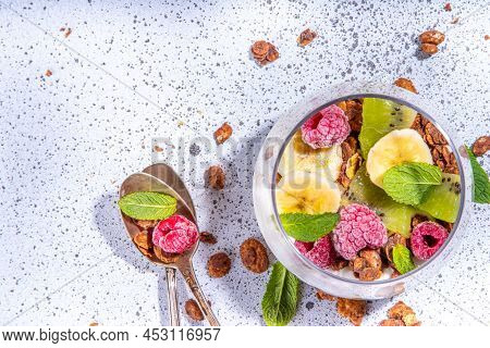 Granola Breakfast Dessert