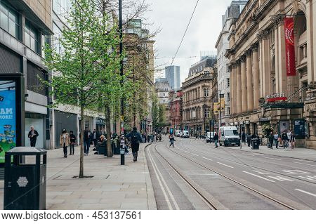 Manchester, England, Uk - 13 April, 2022 City Centre Of Manchester During Springtime. People During 