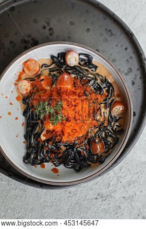 Spaghetti Cream Sauce With Ebiko .
