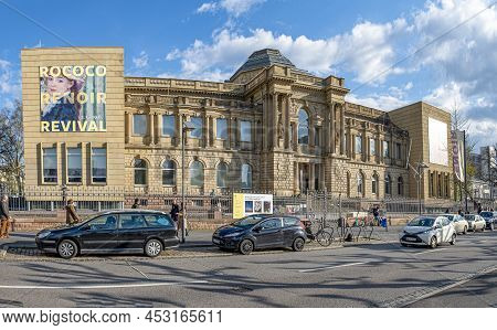 Frankfurt, Germany - April 10, 2022: View Of The Stadel Museum (städelsches Kunstinstitut Und Städti