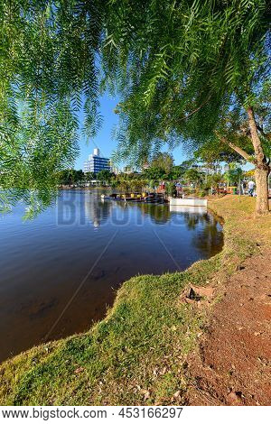 Londrina, Pr, Brazil - December 19, 2021: View Of The Cascade Of Igapo Lake. Tourist Destination Of 