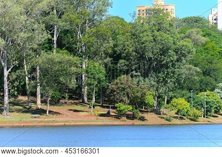 Londrina, Pr, Brazil - December 25, 2021: View Of Nature And The Open-air Hiking Trail On The Edge O