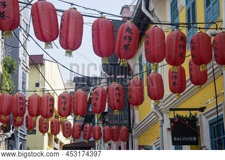 Kuala Lumpur, Malaysia- Apr 17, 2022: The Old Historical Houses And Shops At Lorong Or Jalan Panggun