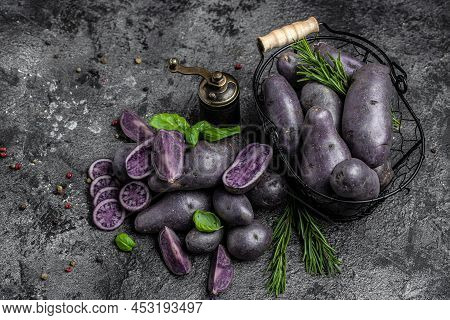 Organic Purple Sweet Potato. Raw Sweet Potatoes Or Batatas. Pomoea Batatas. Batata Potato, Vegan Foo