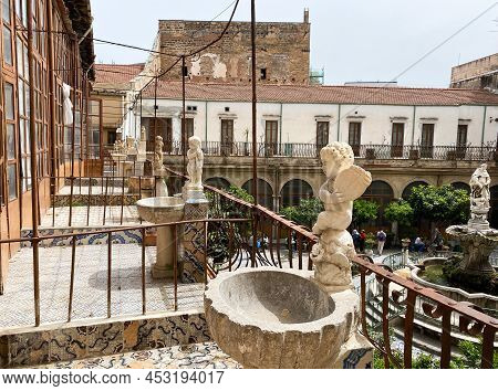 Palermo, Sicily, Italy - April 15, 2022: The Statue Fountains With Angels In Courtyard Of The Santa 