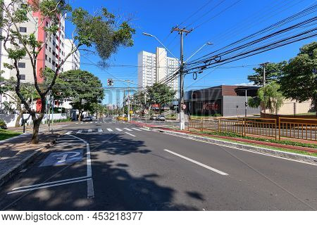 Londrina, Pr, Brazil - December 25, 2021: View Of Madre Leonia Milito Avenue, Bela Suica Neighborhoo