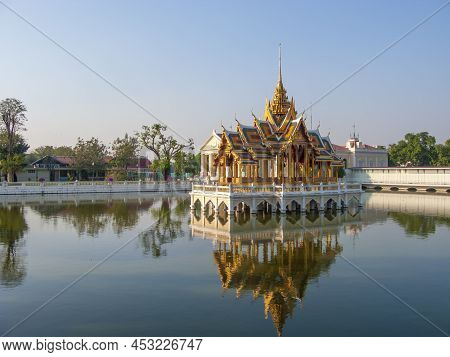 Ayutthaya, Thailand - December 24, 2009: Bang Pa-in Aisawan Thipya-art (divine Seat Of Personal Free