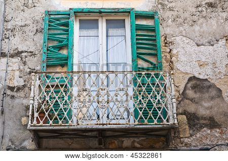 Forladte palace. Venosa. Basilicata. Italien.
