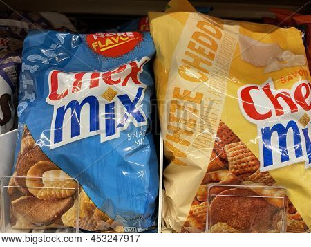 Grovetown, Ga Usa - 04 20 22: Chex Mix On A Retail Store Shelf Traditional And Honey