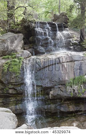 Parque de Sophia em Uman, uma cachoeira de pedra paisagem
