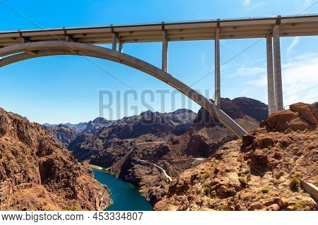 Mike O'callaghan-pat Tillman Memorial Bridge In Colorado River At Nevada And Arizona Border, Usa