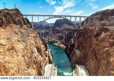 Mike O'callaghan-pat Tillman Memorial Bridge In Colorado River At Nevada And Arizona Border, Usa