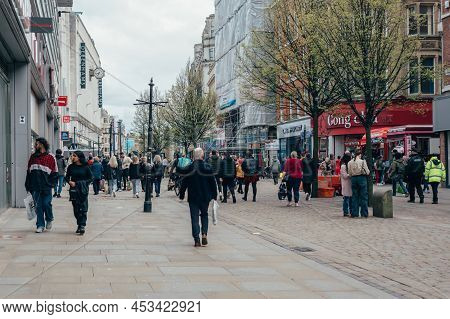 Manchester, England, Uk - 13 April, 2022 City Centre Of Manchester During Springtime. People During 