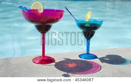 Bebidas à beira da piscina