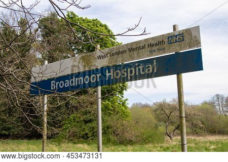 Crowthorne, United Kingdom, 20th April 2022:- A Sign Near Broadmoor High Security Hospital Reading B