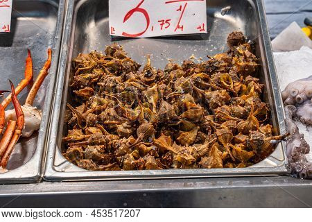 Cadiz, Spain - Nov 16, 2021: Shopping In Cadiz Downtown Market, Mercado Central De Abastos. Cadiz, A